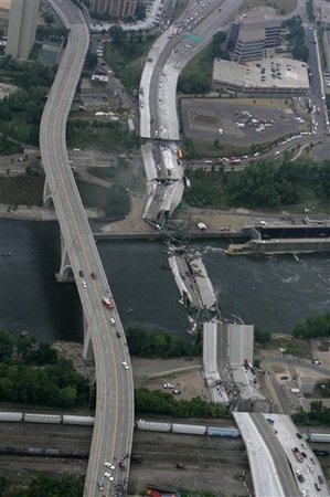 bridge collapse minneapolis minnesota bridges 35w mississippi river 2007 collapsed 35 collapses building rush hour over after mn cryptomundo st